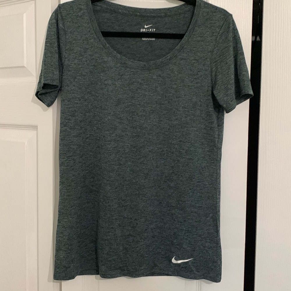 Nike gray dri-fit short sleeve shirt